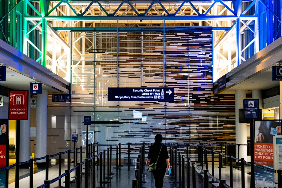 Detail Tsa Security Line Airport Scene Number 3