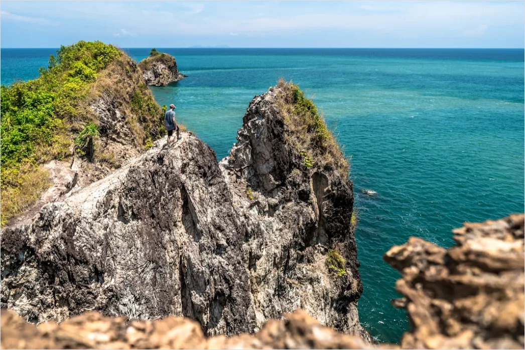 Detail Tulum Ruins Cliff Ocean View Number 6