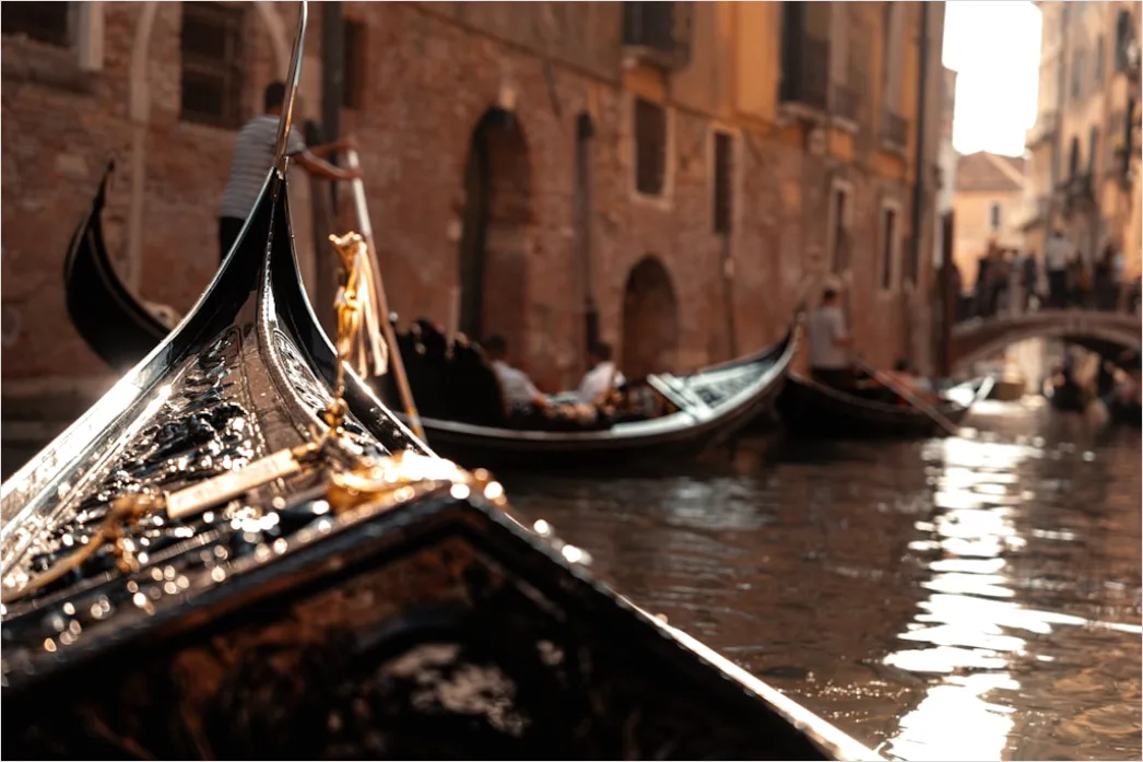 Detail Venice Gondola Canal Morning Light Number 12