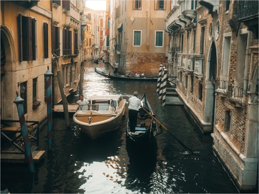 Detail Venice Gondola Canal Morning Light Number 13