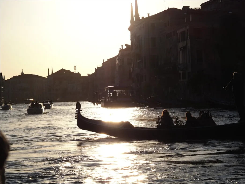 Detail Venice Gondola Canal Morning Light Number 5