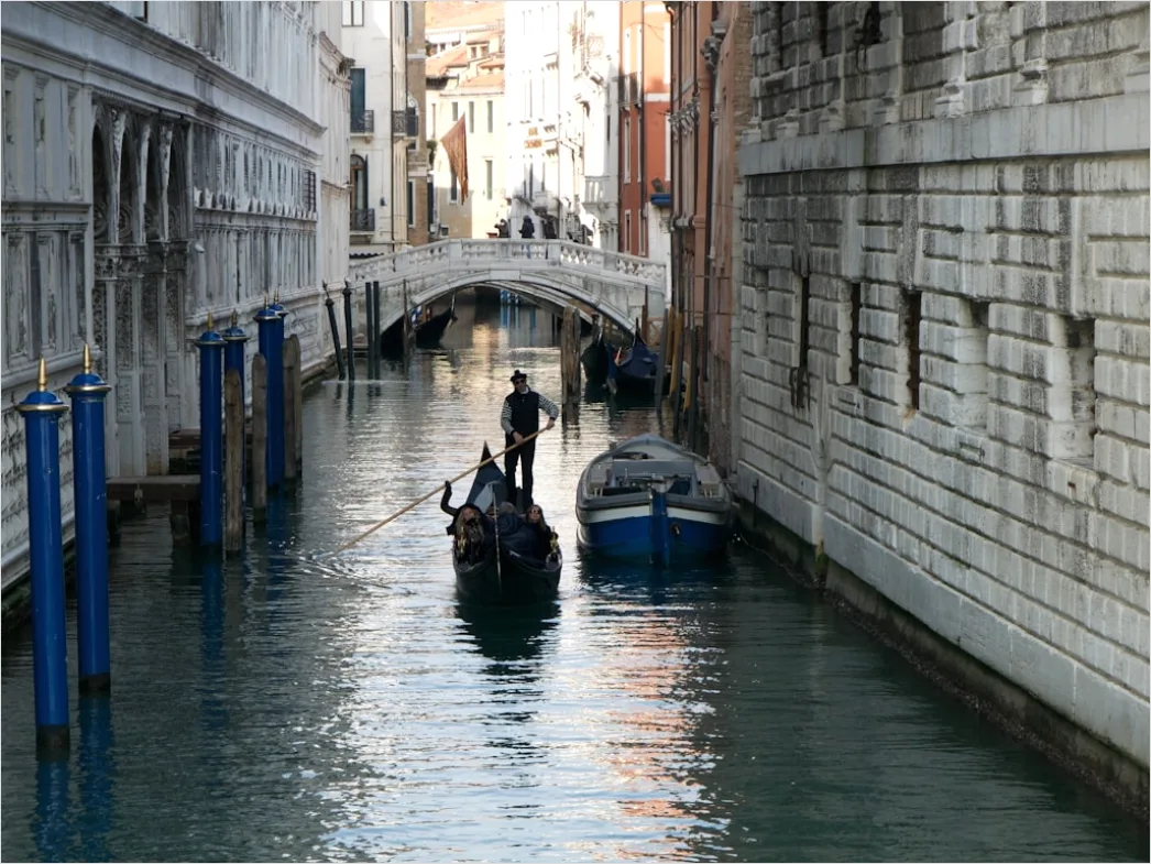 Detail Venice Gondola Canal Morning Light Number 9