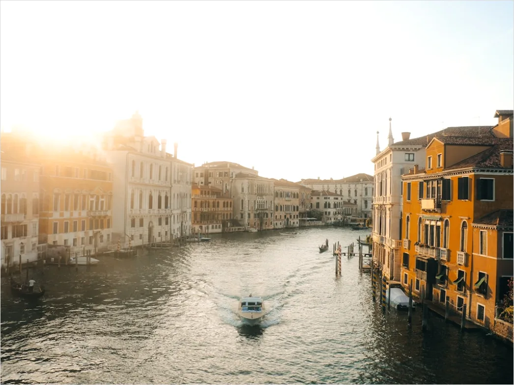 Detail Venice Gondola Canal Morning Light Number 10