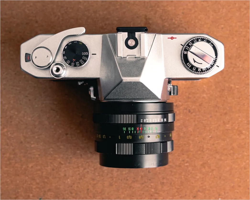 Detail Vintage Film Camera Flat Lay Number 17