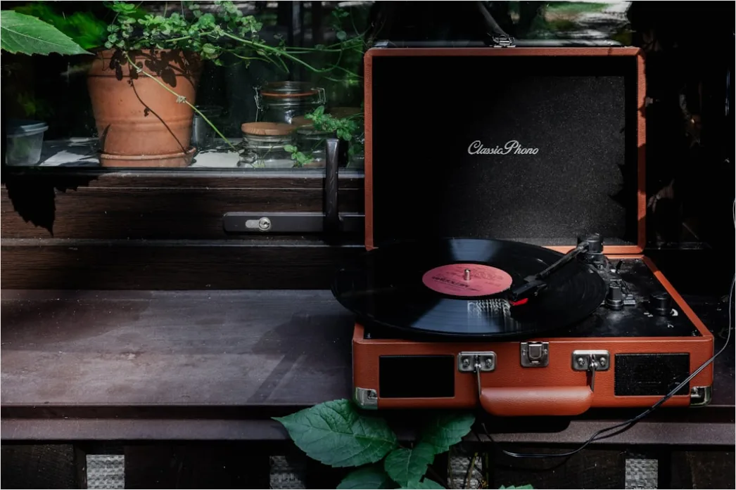 Detail Vintage Record Player Aesthetic Number 18