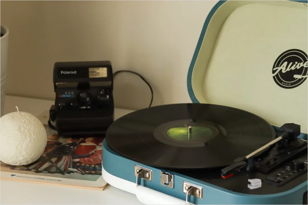 Detail Vintage Record Player Aesthetic Number 20